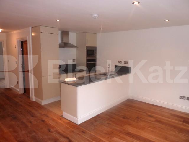 			4 BED IN CAMDEN !!!!, 4 Bedroom, 1 bath, 1 reception Flat			 Camden Street, CAMDEN